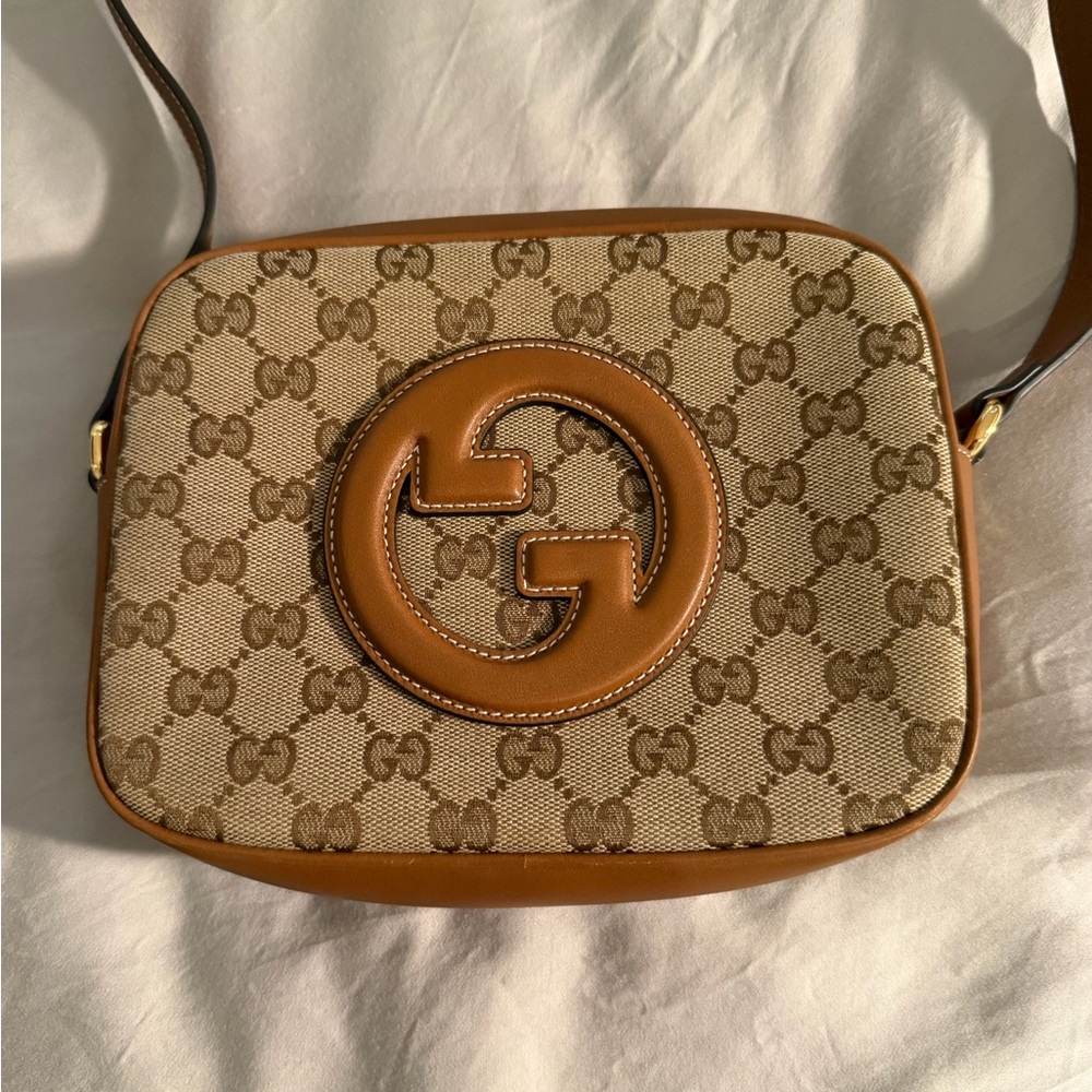 Gucci Emblem Camera Bag. New without tags. Perfect condition.